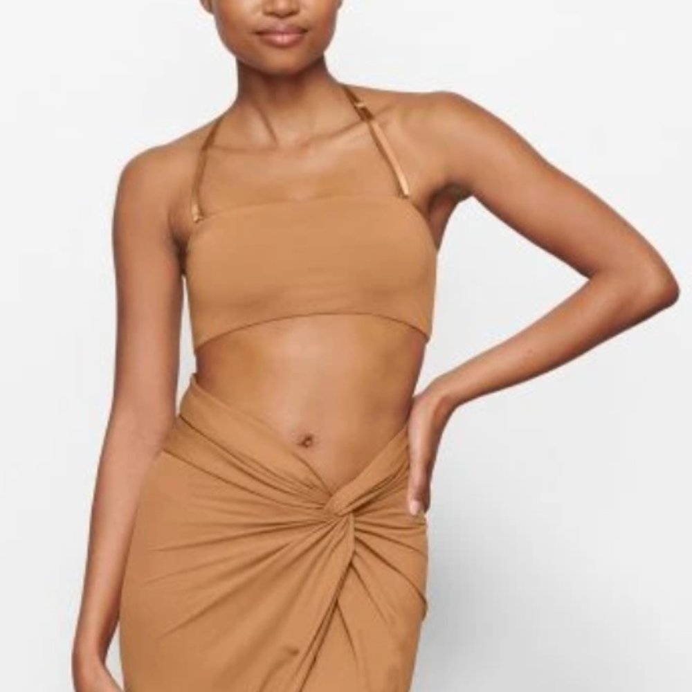 SKIMS Signature Swim Bandeau Bikini Top in Almond (Size 2X)